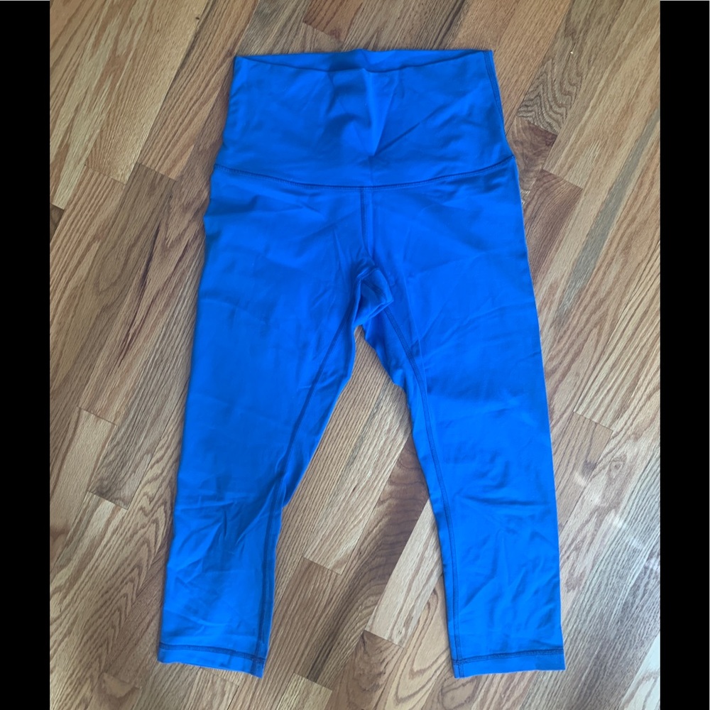 Cropped blue Lululemon leggings